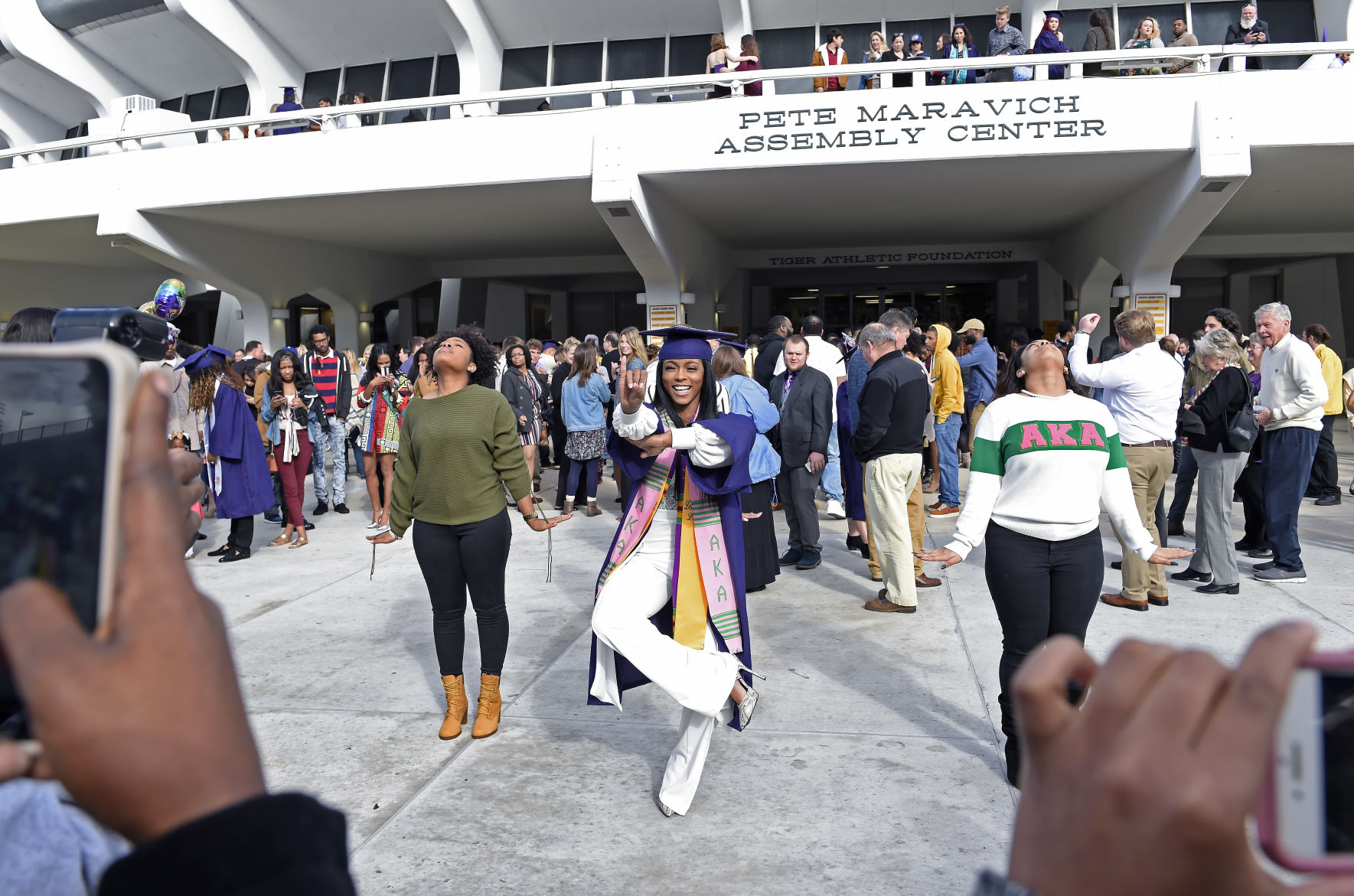 lsugrad0270.121518 bf